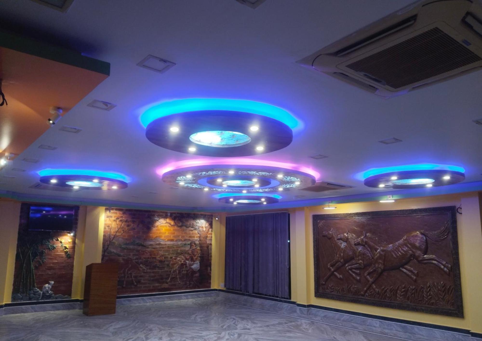 Whispering Woods Inn Болпур Екстериор снимка